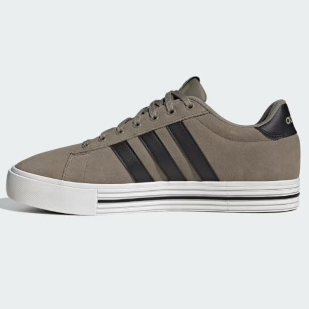 NIB Adidas Daily 4.0 Sneakers Size M 6.0 / W 7.0 Color Clay / Core Black /White